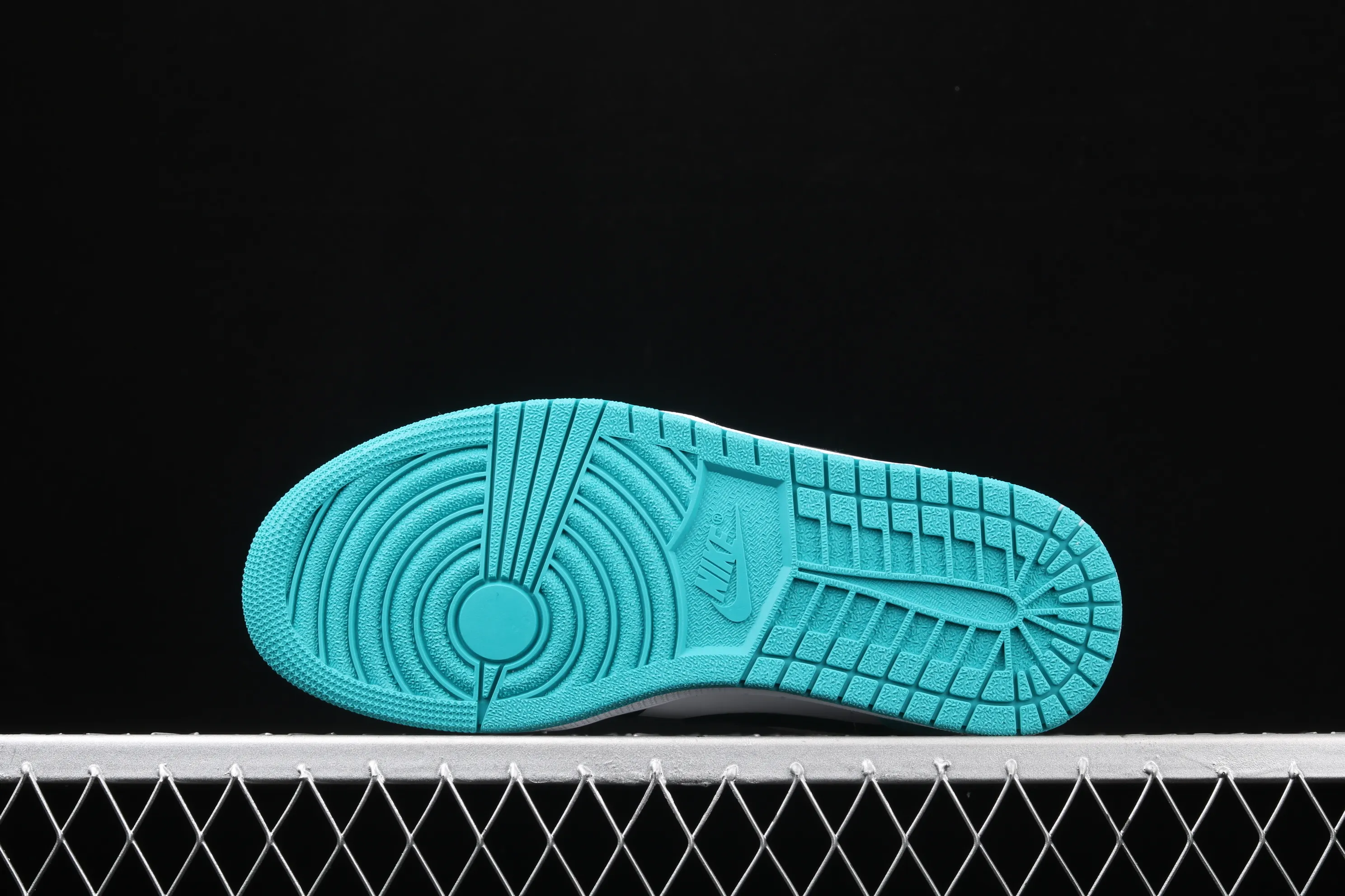 All categories Air Jordan Jordan series basketball shoes Air Jordan 1 Low Different versions Air Jordan 1 Low AJ1 Joe 1 first-layer low-top cultural and leisure sports sneakers CK3022-004